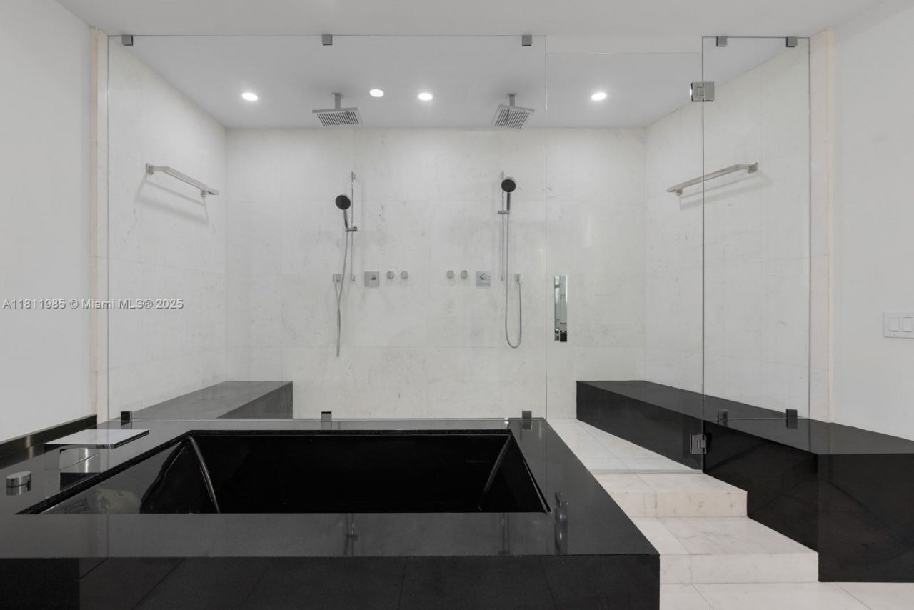 18555 Collins Ave, Unit 1703, Sunny Isles Beach, FL 33160 Photo