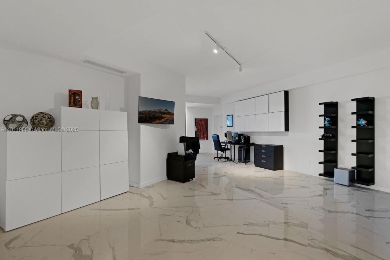 18555 Collins Ave, Unit 1703, Sunny Isles Beach, FL 33160 Photo