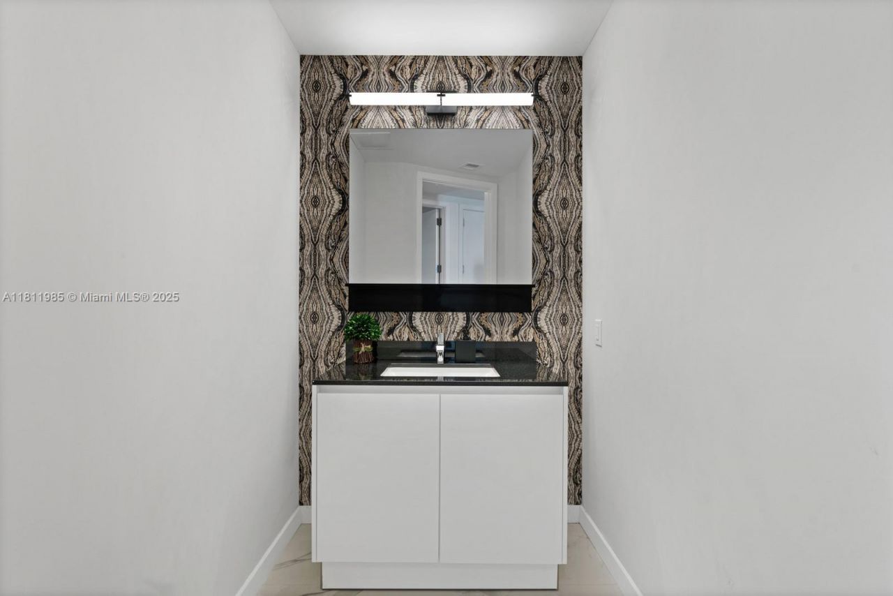 18555 Collins Ave, Unit 1703, Sunny Isles Beach, FL 33160 Photo