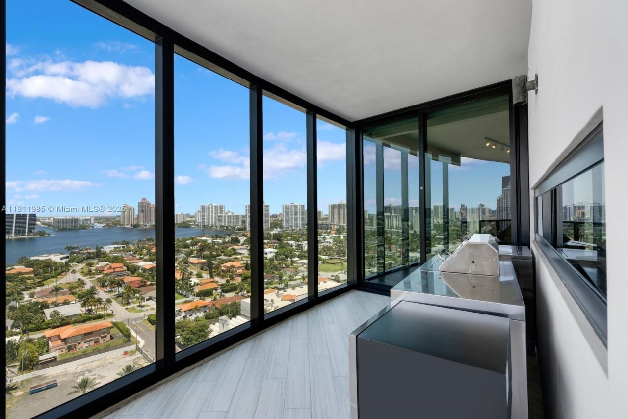 18555 Collins Ave, Unit 1703, Sunny Isles Beach, FL 33160 Photo