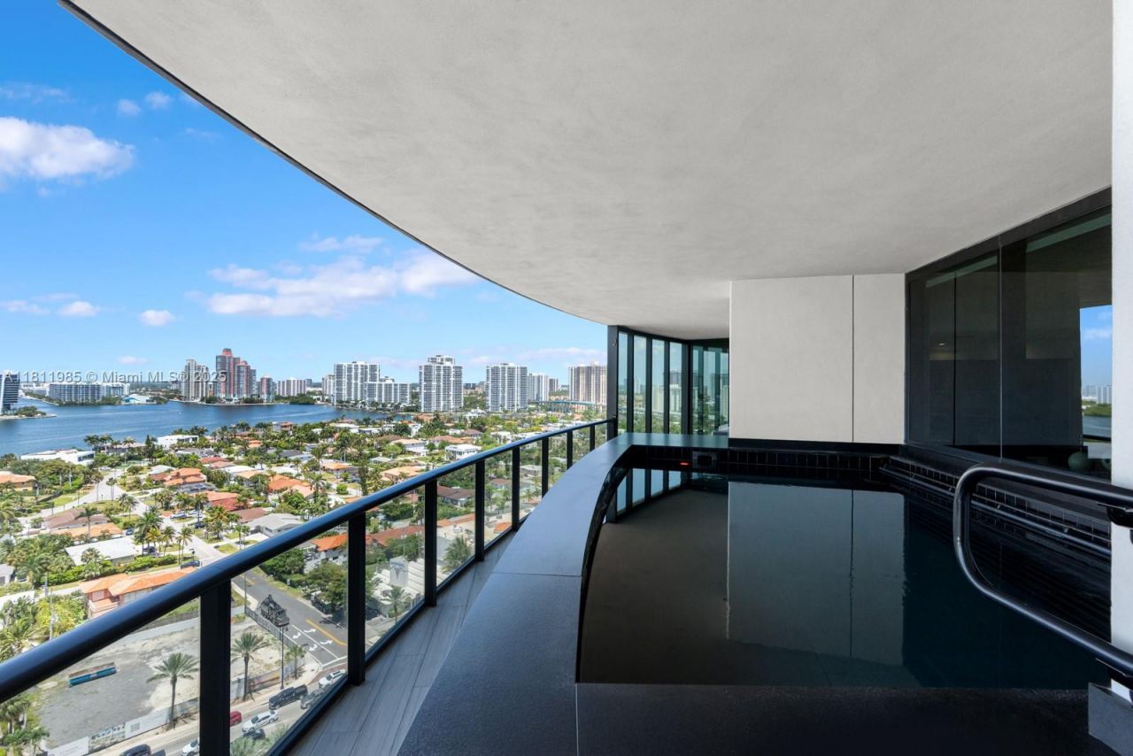 18555 Collins Ave, Unit 1703, Sunny Isles Beach, FL 33160 Photo