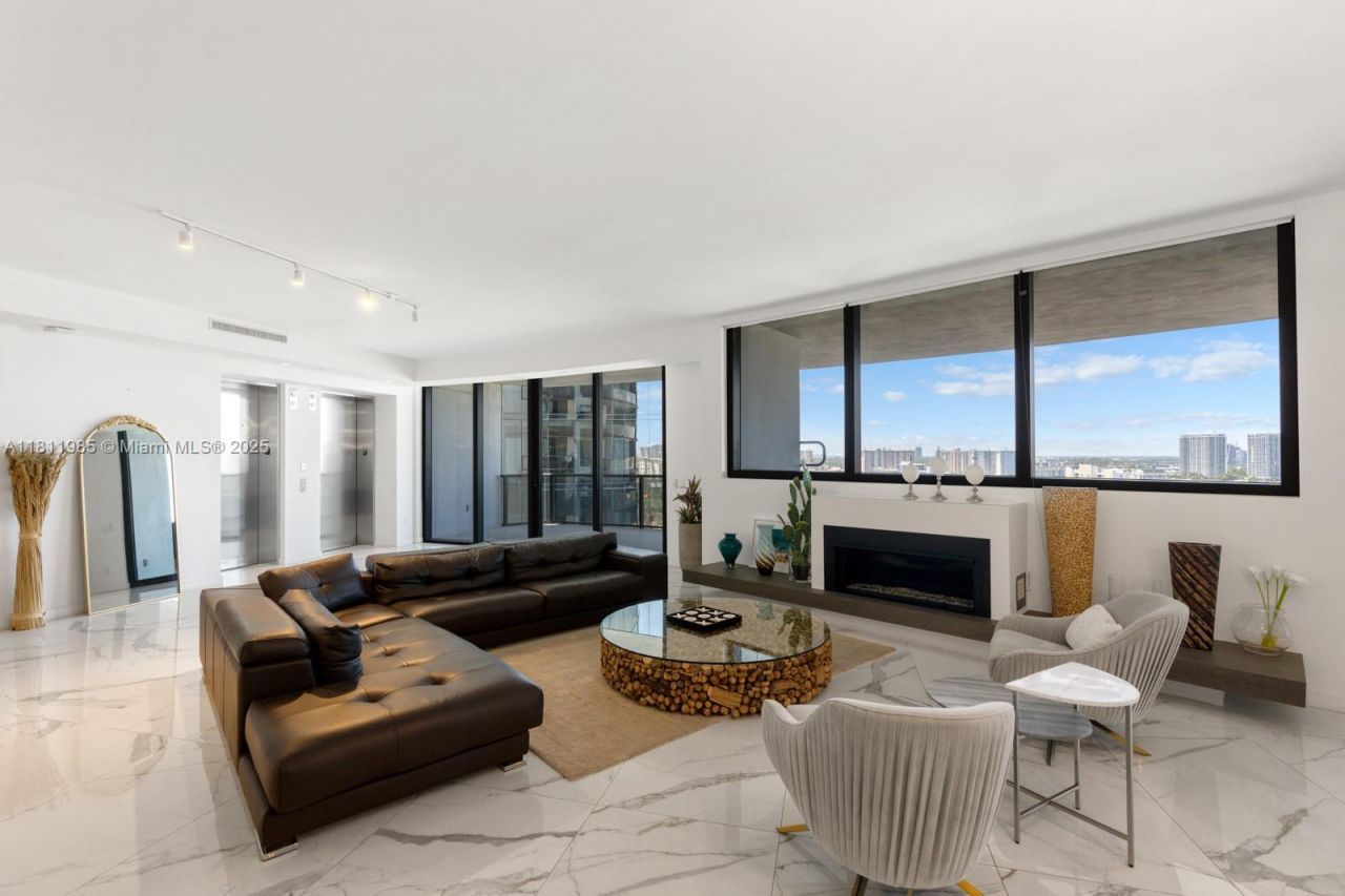 18555 Collins Ave, Unit 1703, Sunny Isles Beach, FL 33160 Photo