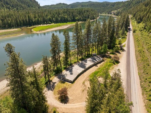 8612 31 Hwy, Ione, WA 99139