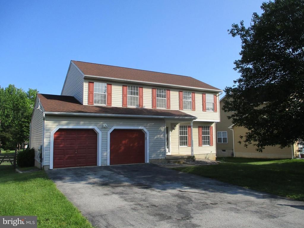 208 Yosemite Drive, Bear, DE 19701 Main Photo