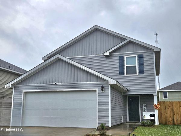 2205 Magazine Street, Ocean Springs, MS 39564