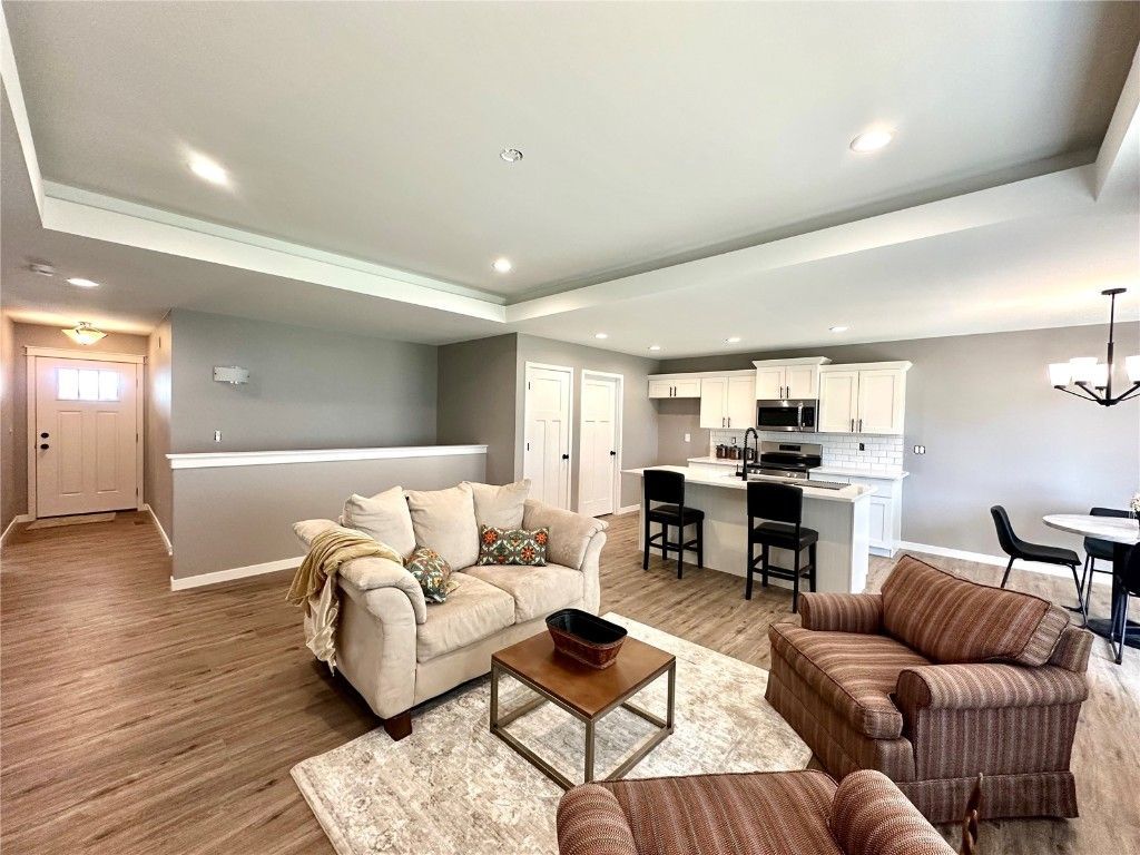 914 Juneberry Drive, Palo, IA 52324 Main Photo