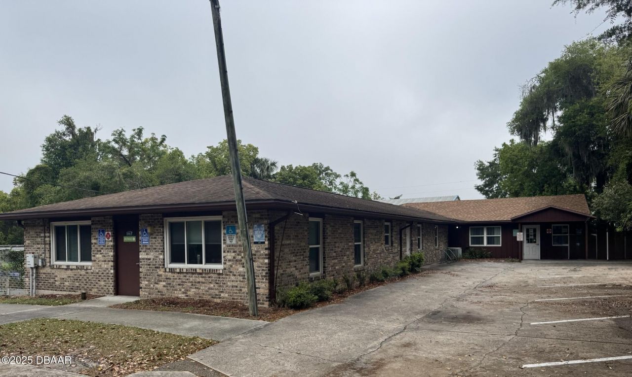 105 W Calvin Street, Deland, FL 32720 Main Photo
