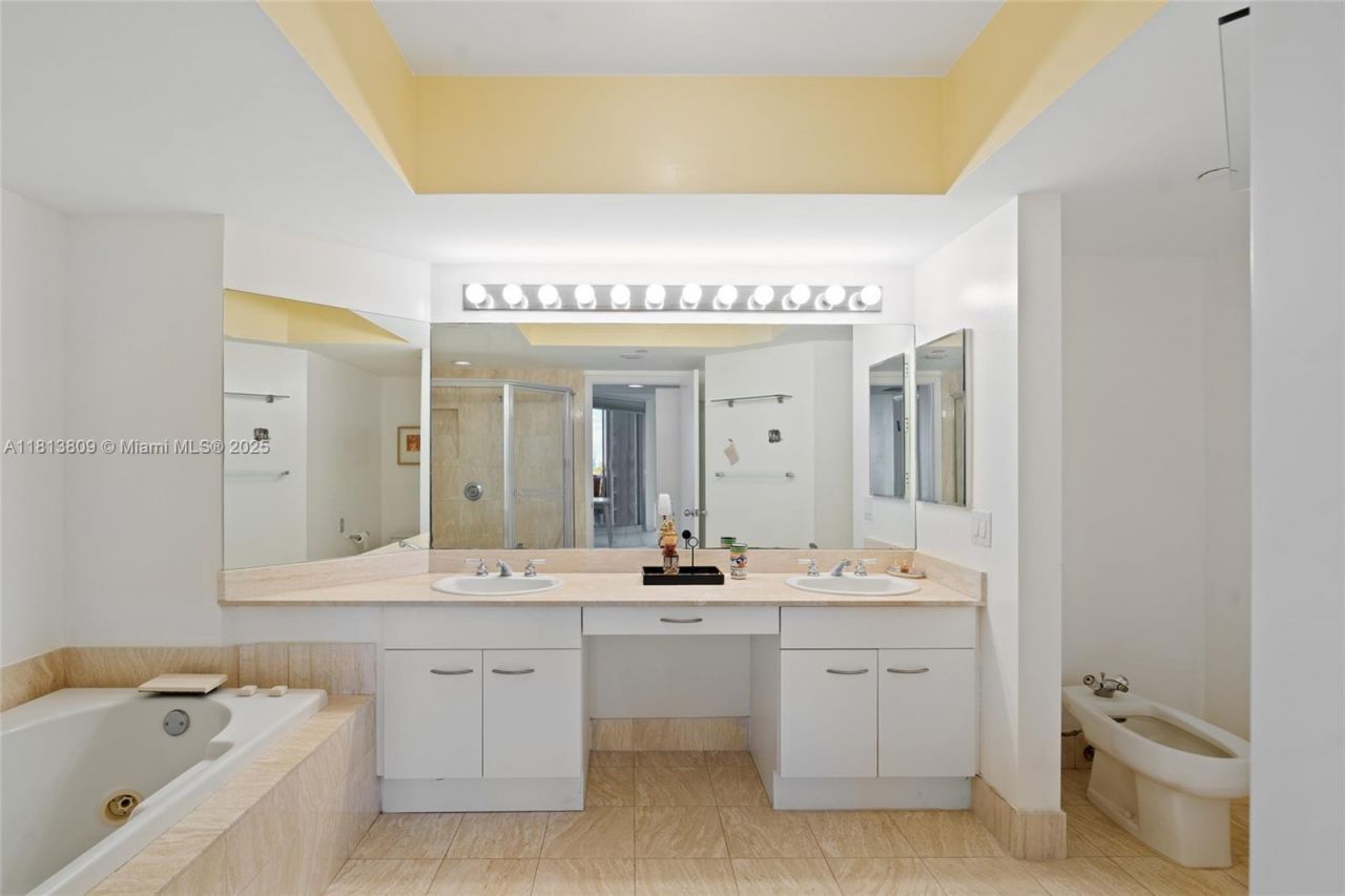 21205 Yacht Club Dr, Unit 707, Aventura, FL 33180 Photo