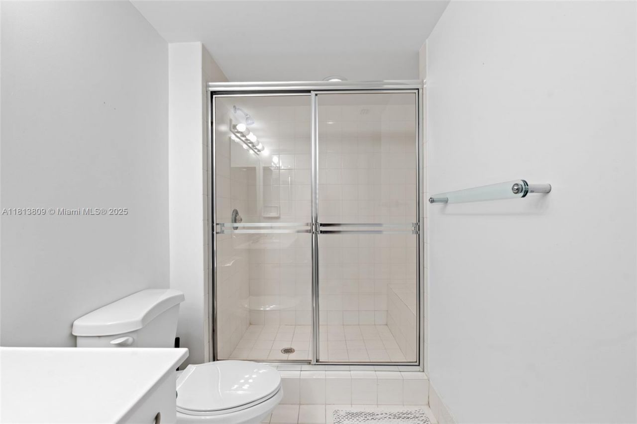 21205 Yacht Club Dr, Unit 707, Aventura, FL 33180 Photo