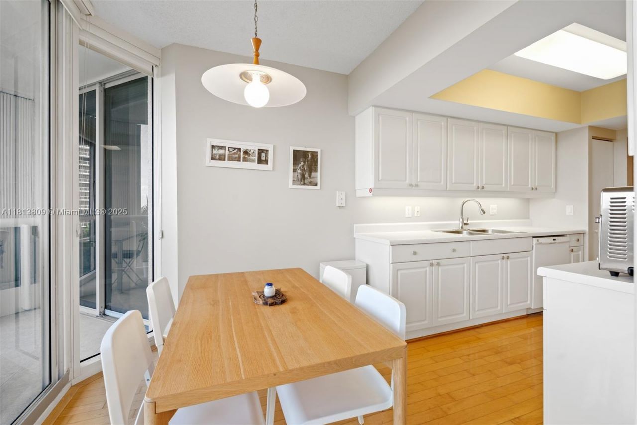 21205 Yacht Club Dr, Unit 707, Aventura, FL 33180 Photo