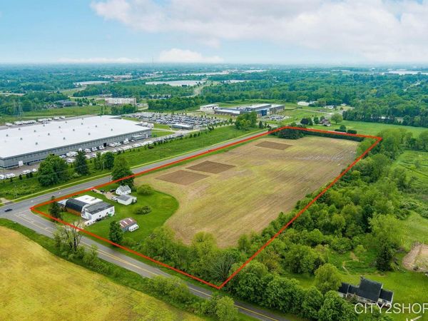 2031 4 Mile Road NW, Grand Rapids, MI 49544