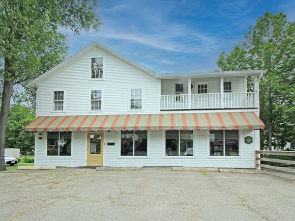 15 Main, Williamsburg, MA 01096