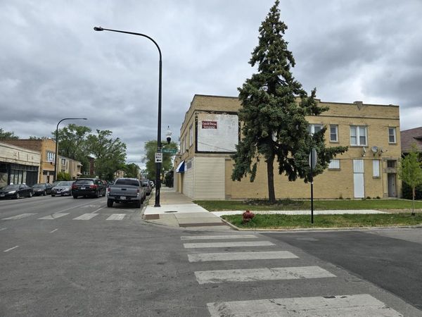 5154 W Wolfram Street, Chicago, IL 60641