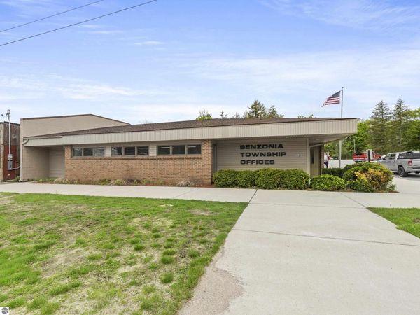 1020 Michigan Avenue, Benzonia, MI 49616