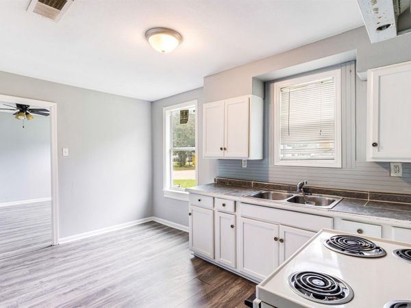 4364 Gurney Ln, Baton Rouge, LA 70805