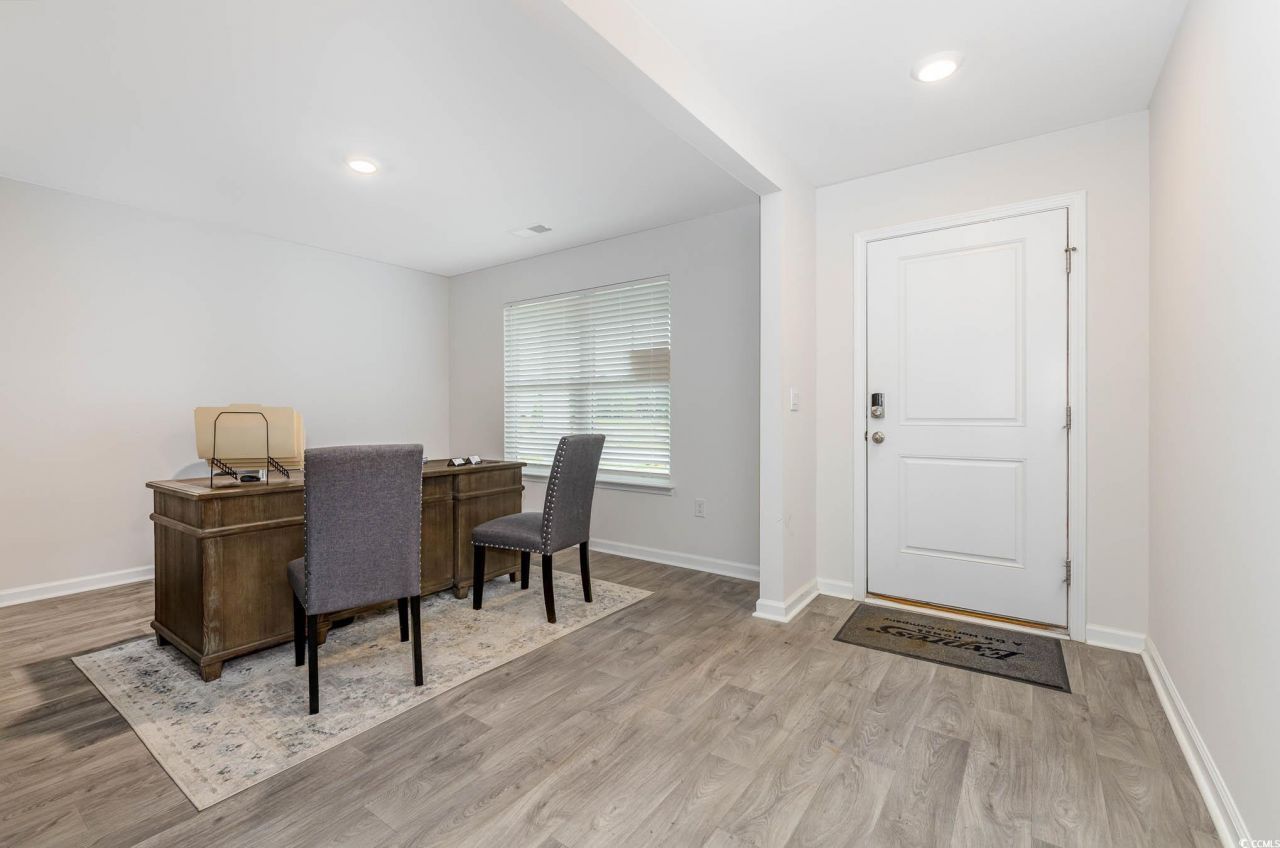 579 Strawberry Field Way Photo 3