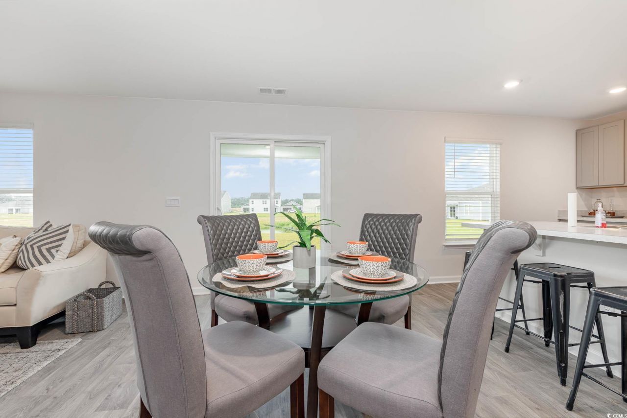 579 Strawberry Field Way Photo 7