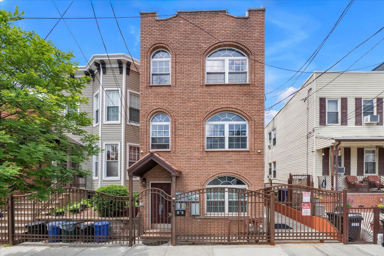 90 Milford Street, Brooklyn, NY 11208 Main Photo