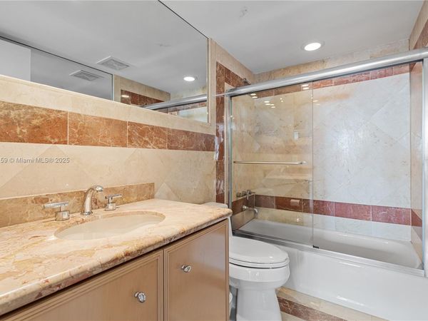 3 Grove Isle Dr, Unit C1610, Miami, FL 33133