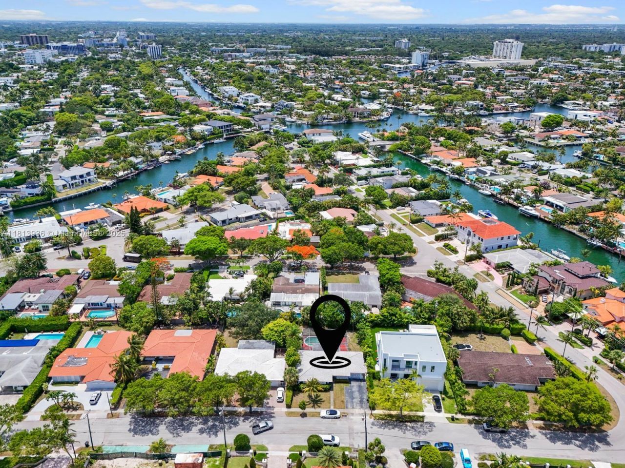 12480 Keystone Island Dr, North Miami, FL 33181 Photo