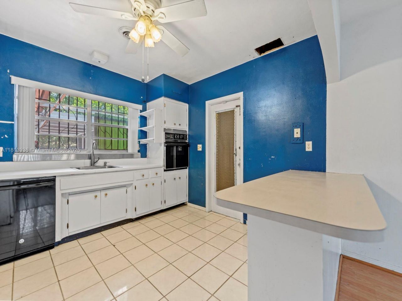 12480 Keystone Island Dr, North Miami, FL 33181 Photo