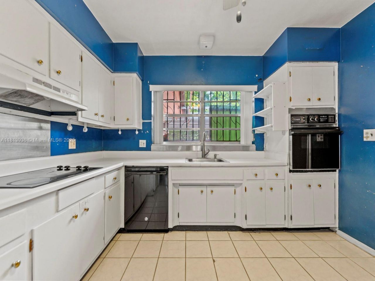 12480 Keystone Island Dr, North Miami, FL 33181 Photo