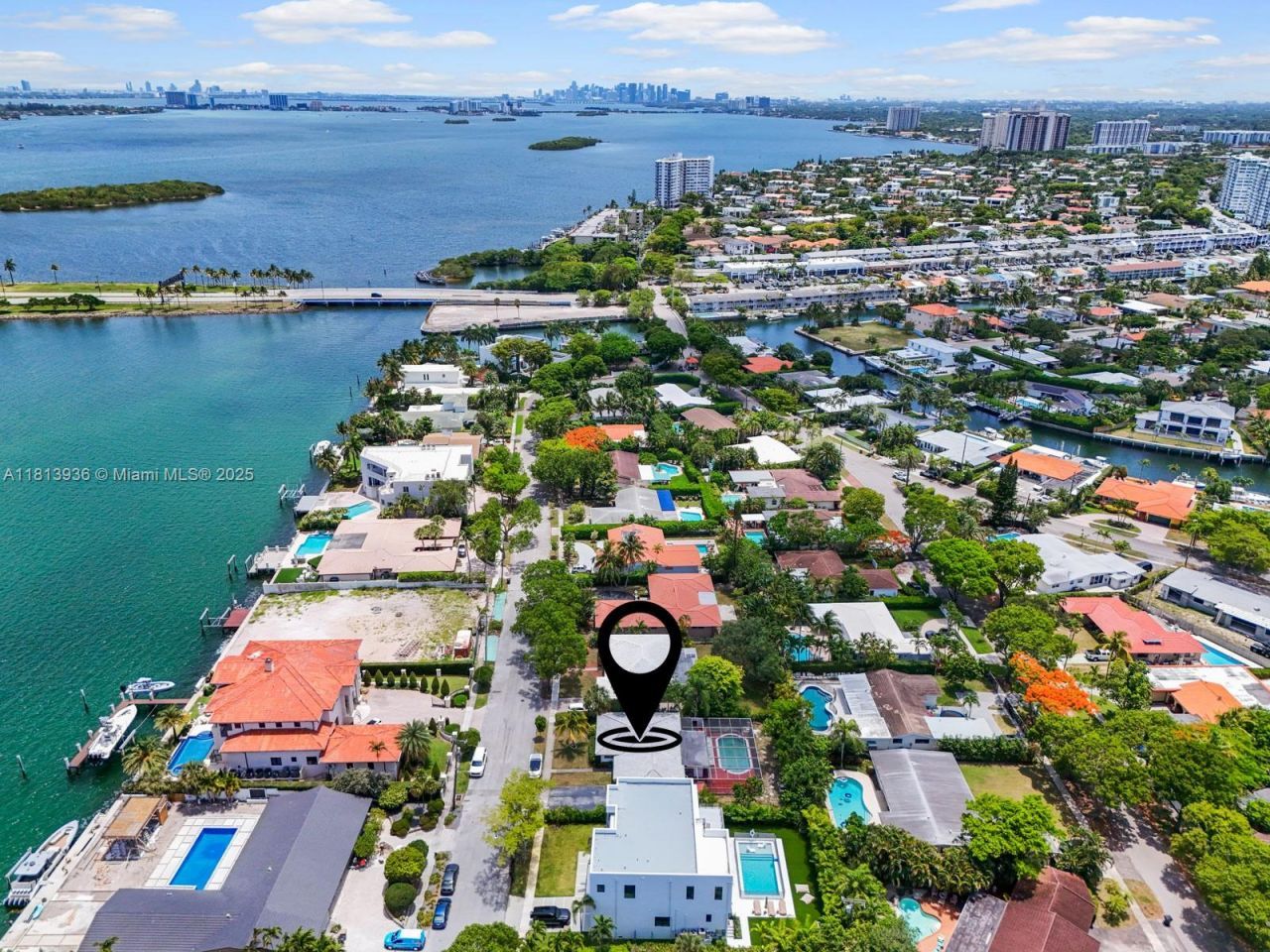 12480 Keystone Island Dr, North Miami, FL 33181 Photo