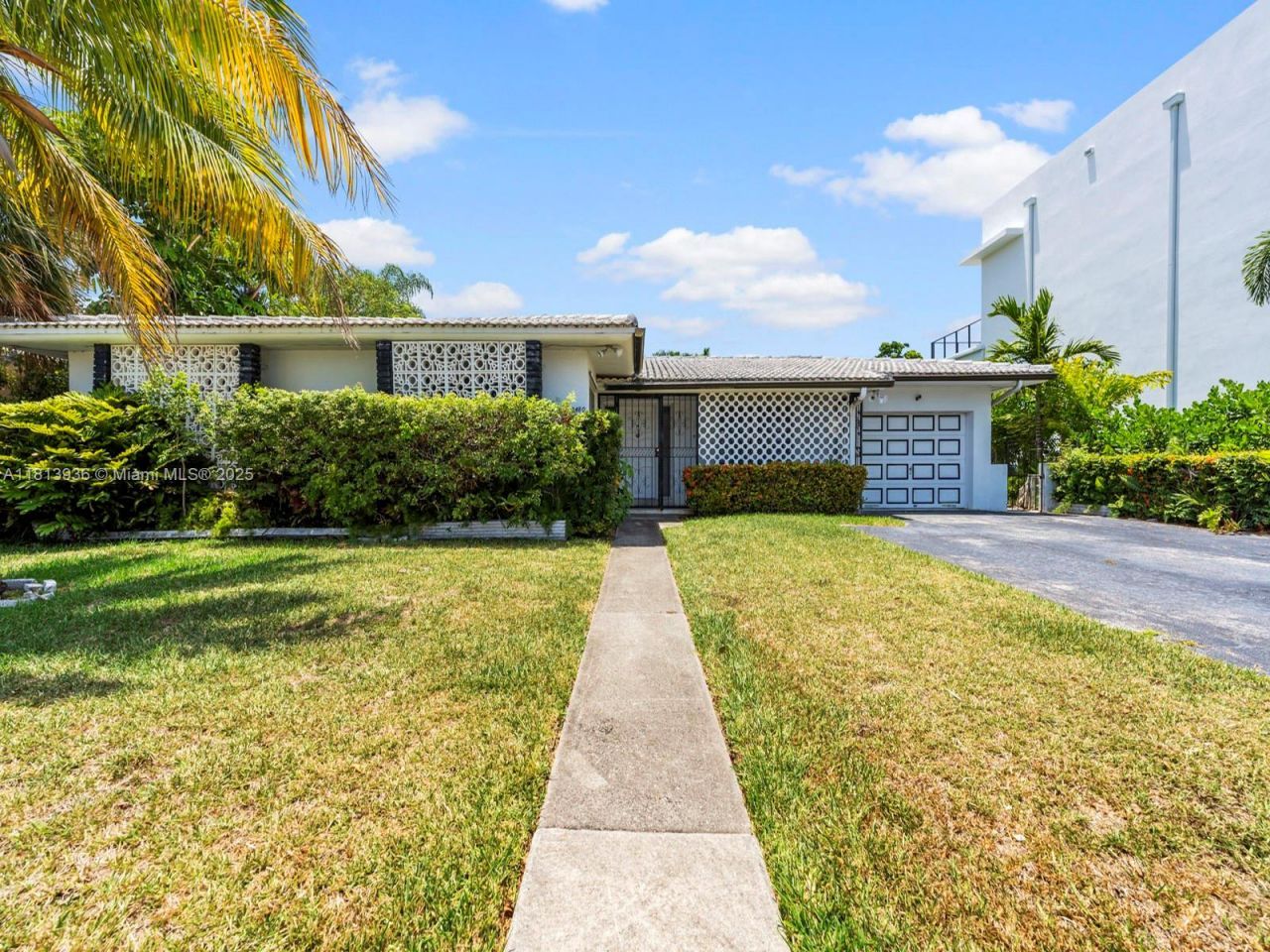 12480 Keystone Island Dr, North Miami, FL 33181 Photo