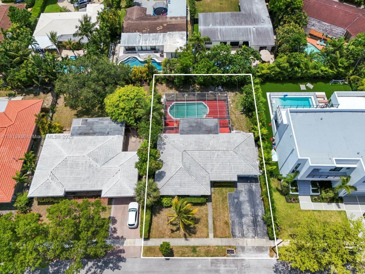 12480 Keystone Island Dr, North Miami, FL 33181 Photo