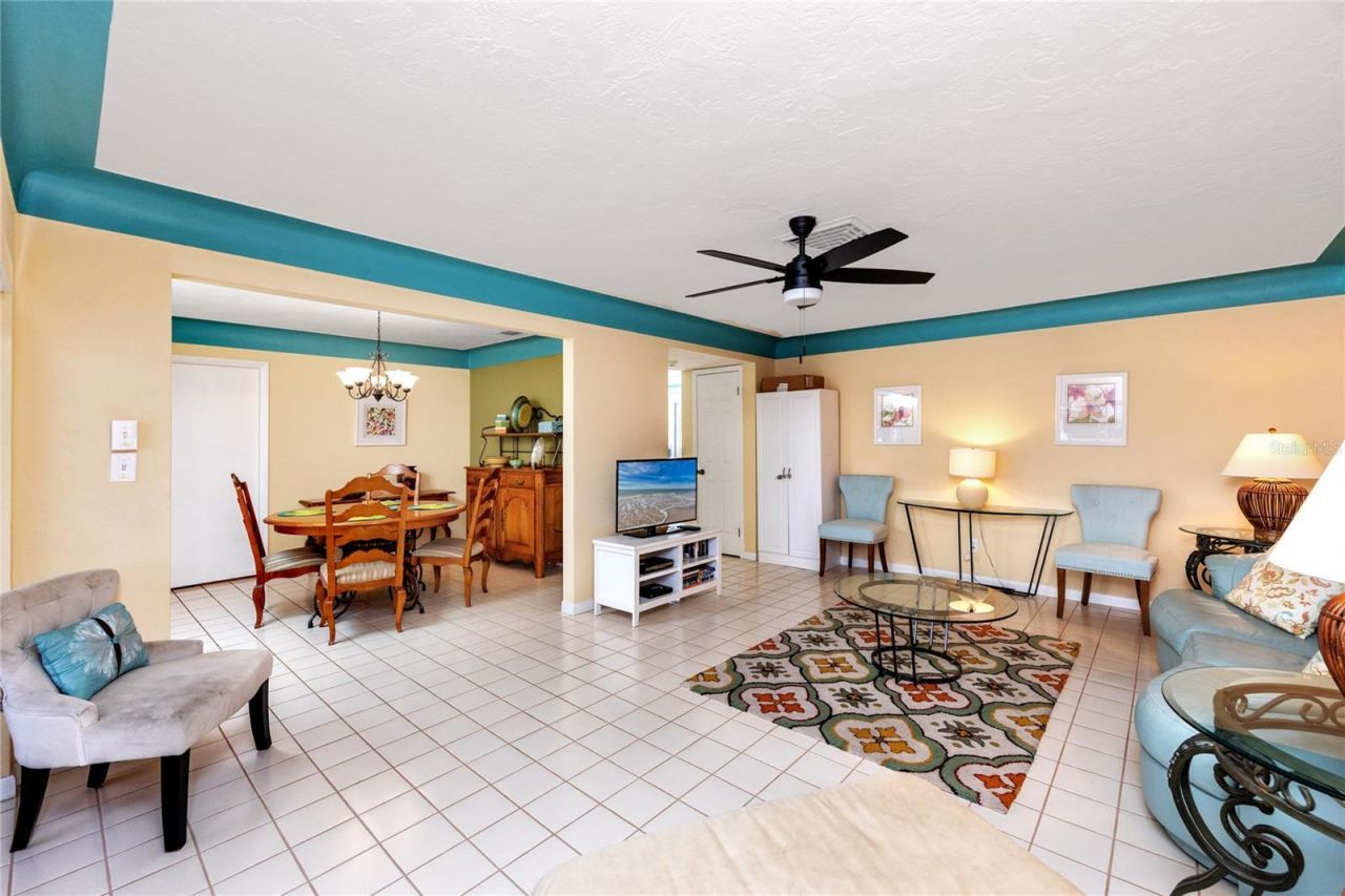 2096 Massachusetts Avenue Ne, Saint Petersburg, FL 33703 Photo