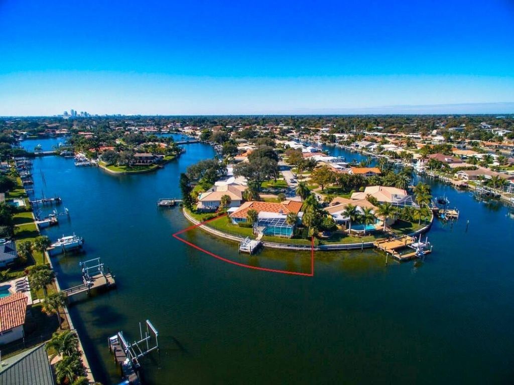 2096 Massachusetts Avenue Ne, Saint Petersburg, FL 33703 Photo