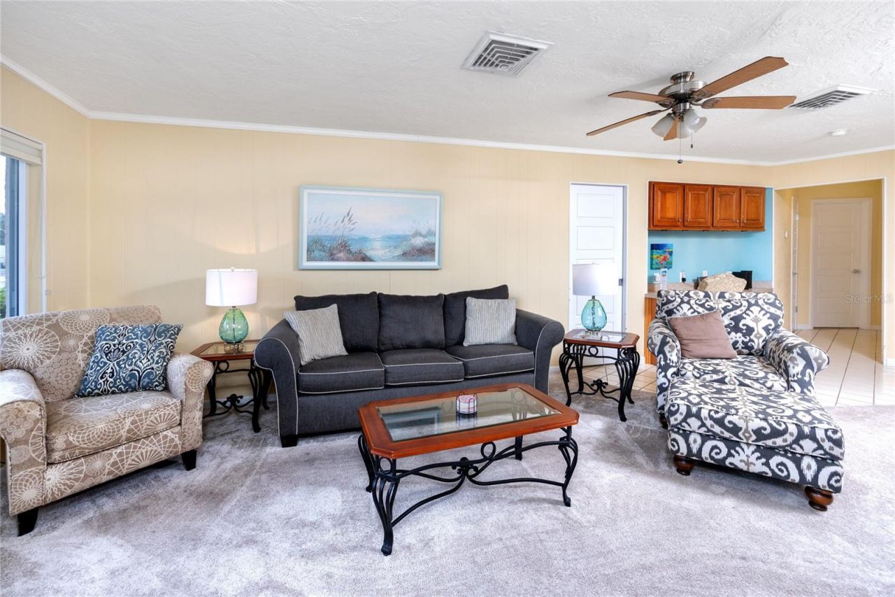 2096 Massachusetts Avenue Ne, Saint Petersburg, FL 33703 Photo