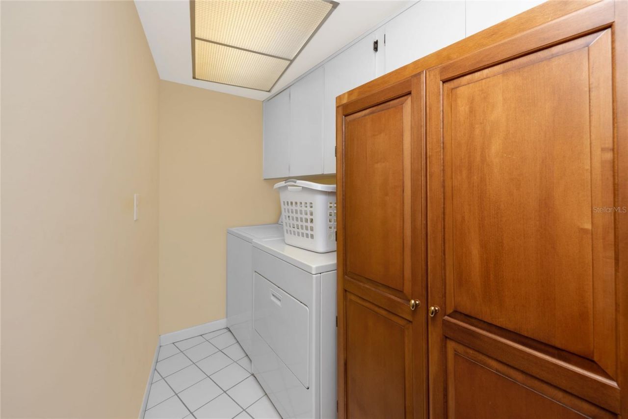 2096 Massachusetts Avenue Ne, Saint Petersburg, FL 33703 Photo