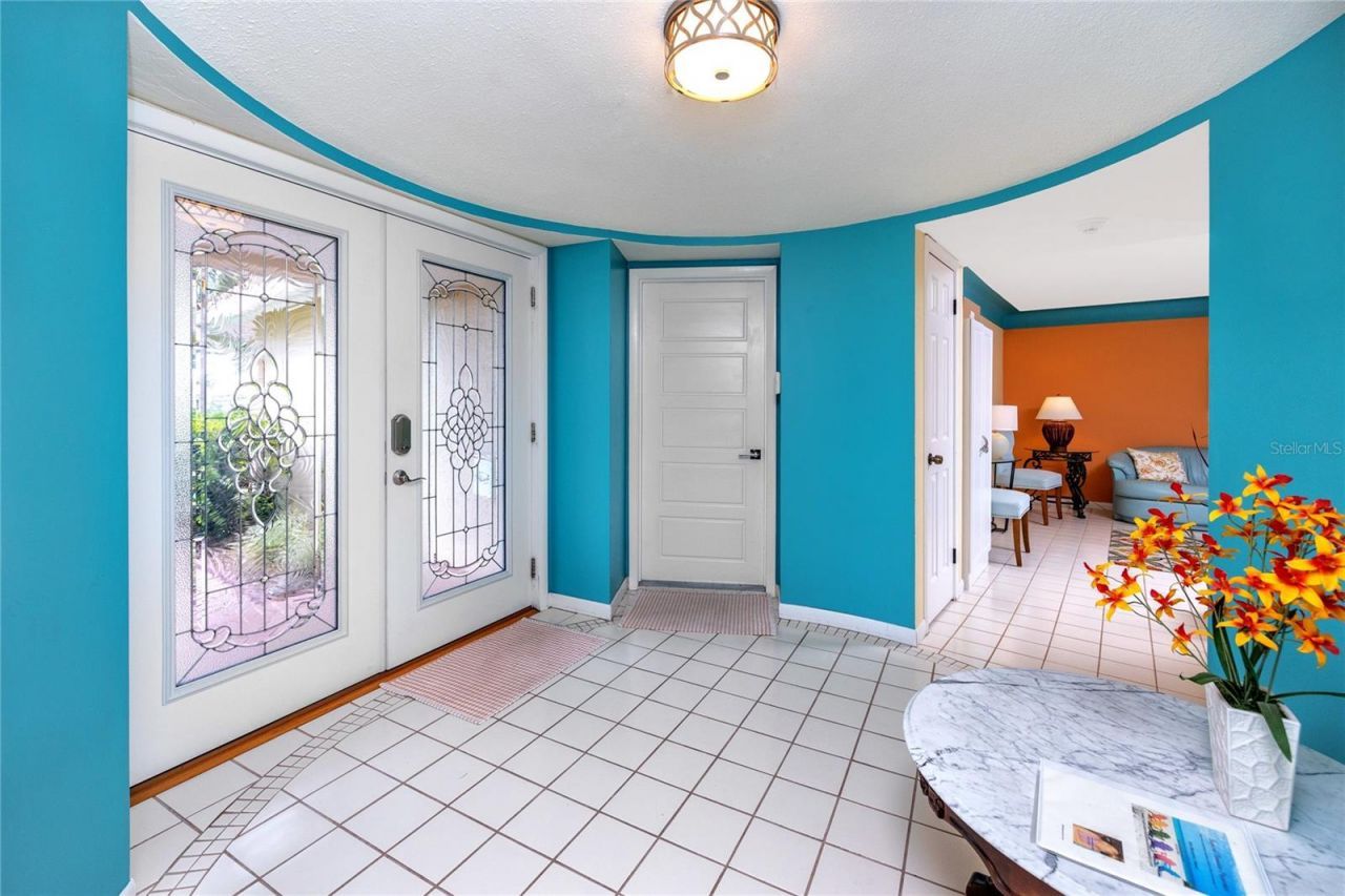 2096 Massachusetts Avenue Ne, Saint Petersburg, FL 33703 Photo