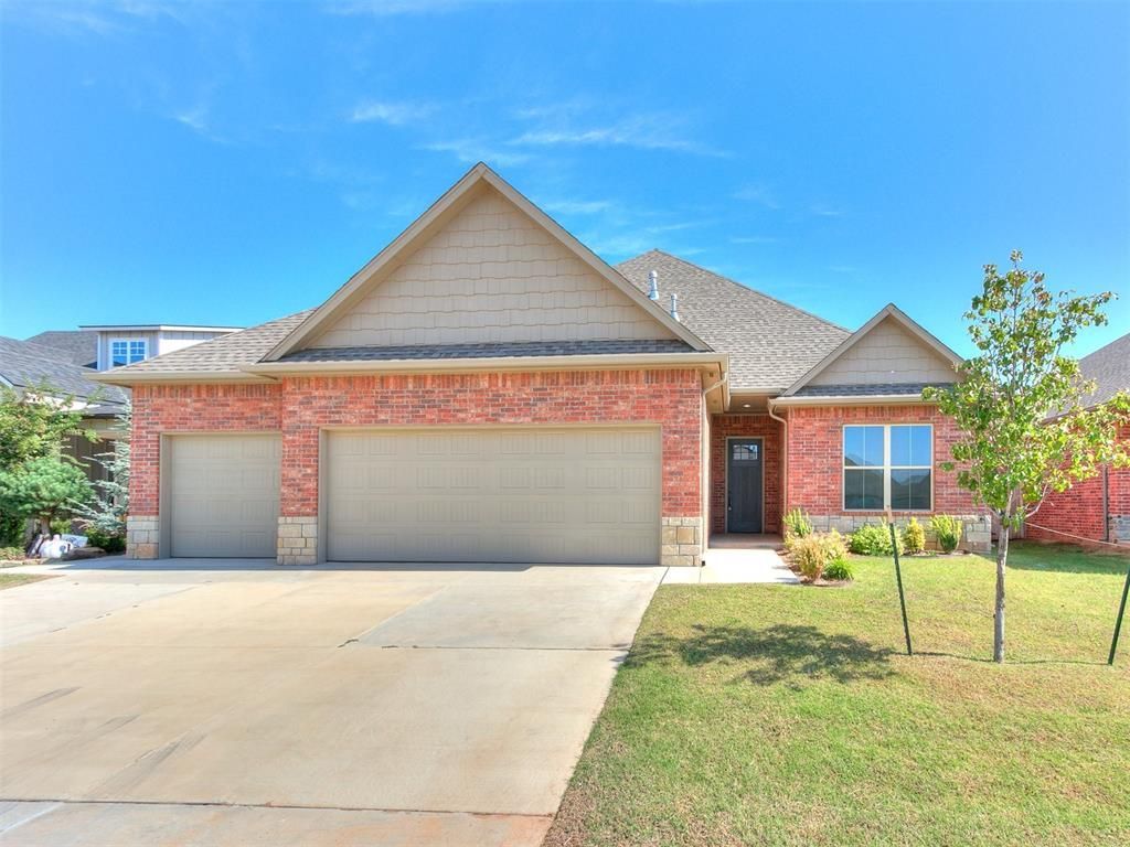 404 Braxton Way, Yukon, OK 73099 Main Photo