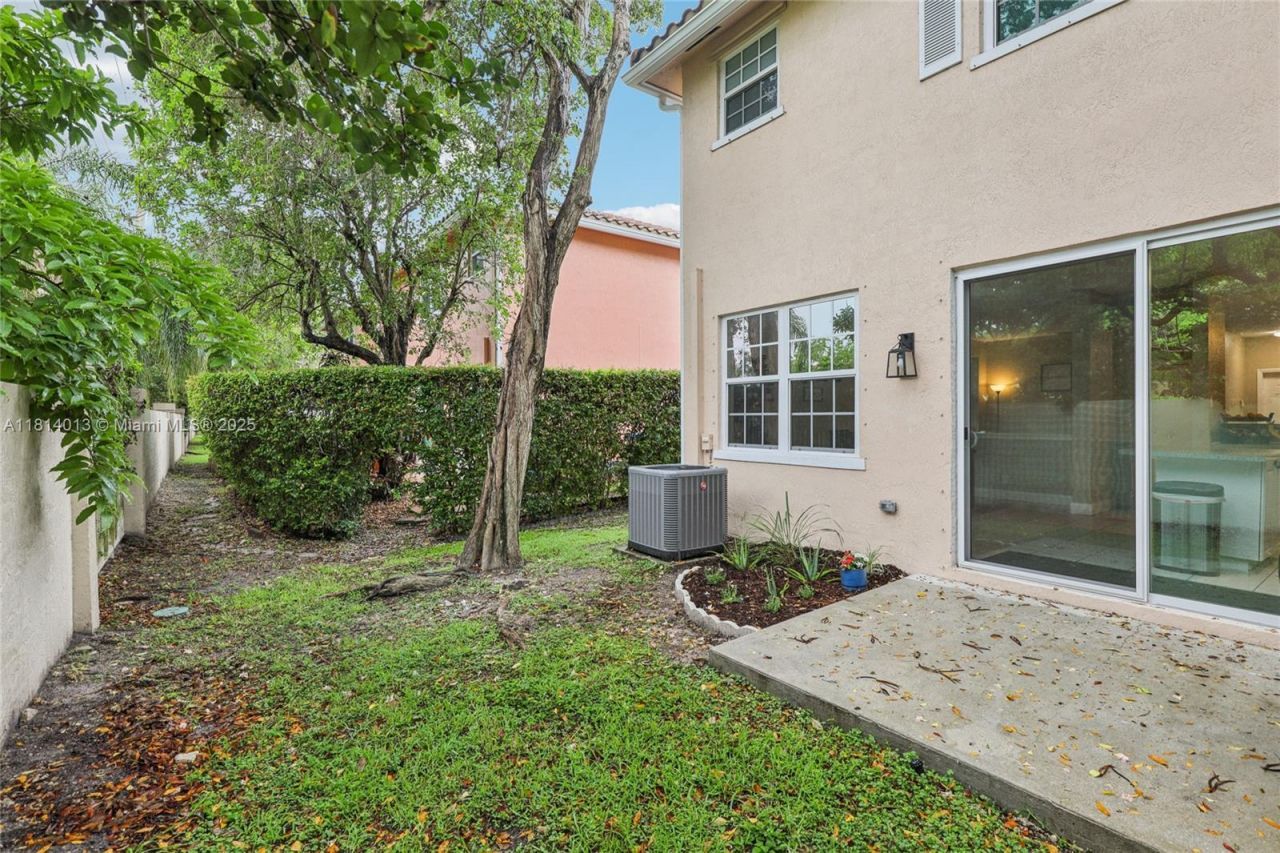 3860 NW 90th Way, Sunrise, FL 33351 Photo