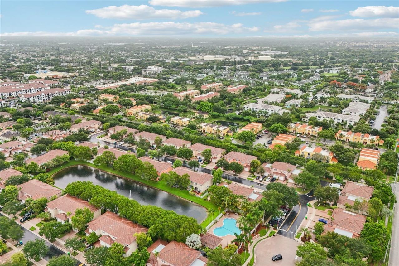 3860 NW 90th Way, Sunrise, FL 33351 Photo