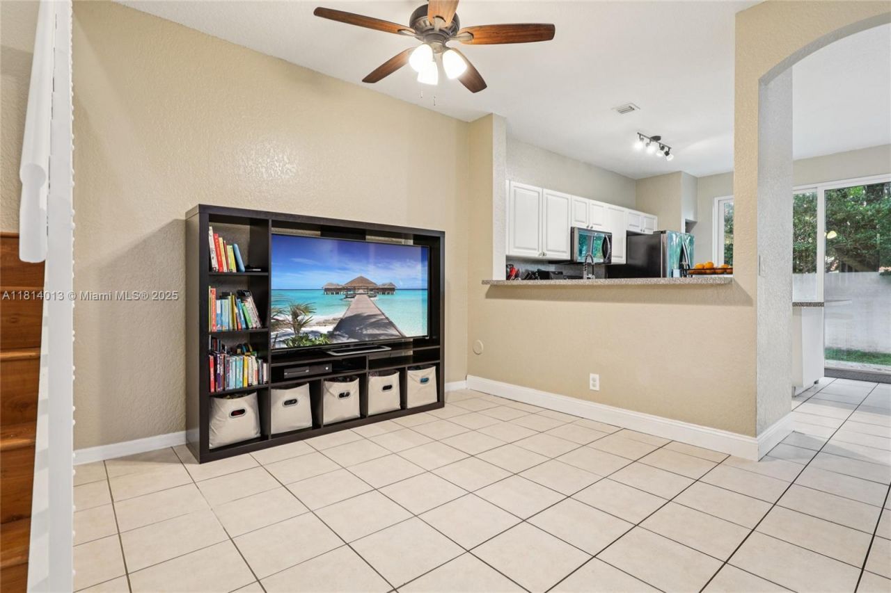 3860 NW 90th Way, Sunrise, FL 33351 Photo