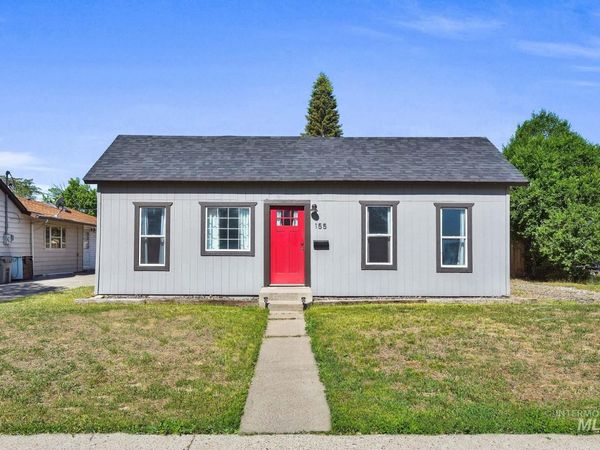 155 N 11th E St, Mountain Home, ID 83647