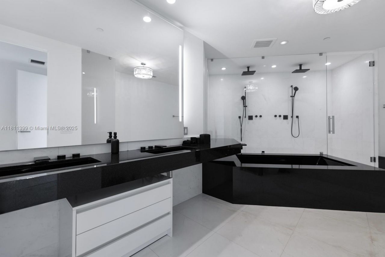 18555 Collins Ave, Unit 4603, Sunny Isles Beach, FL 33160 Photo