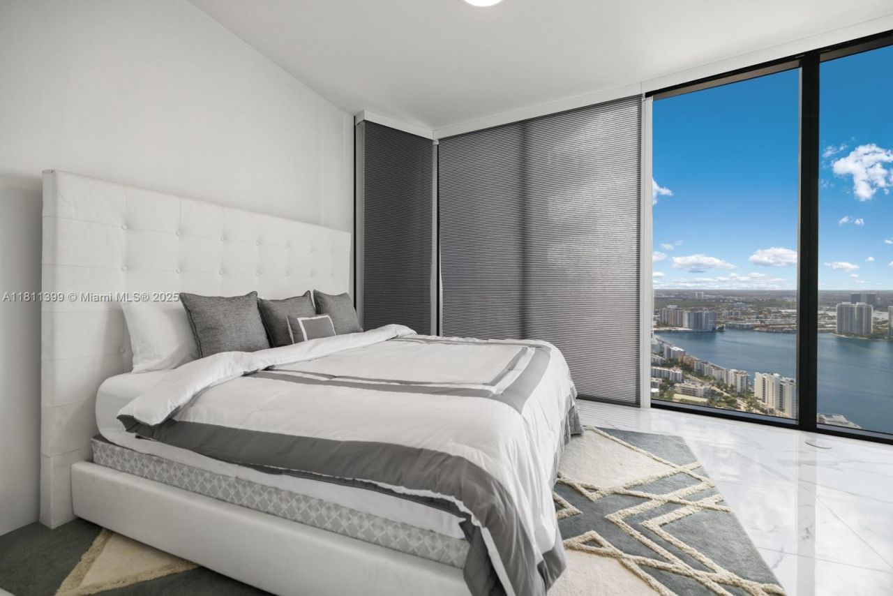 18555 Collins Ave, Unit 4603, Sunny Isles Beach, FL 33160 Photo