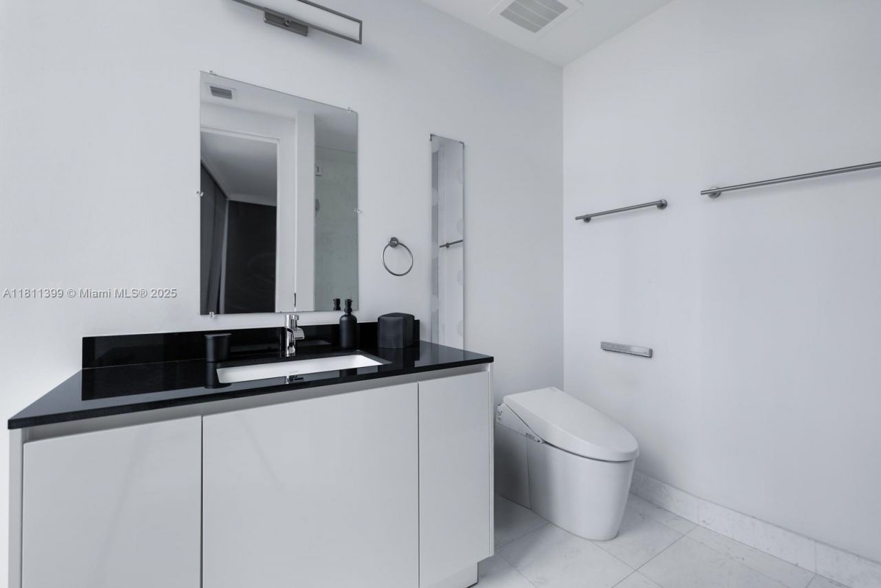 18555 Collins Ave, Unit 4603, Sunny Isles Beach, FL 33160 Photo