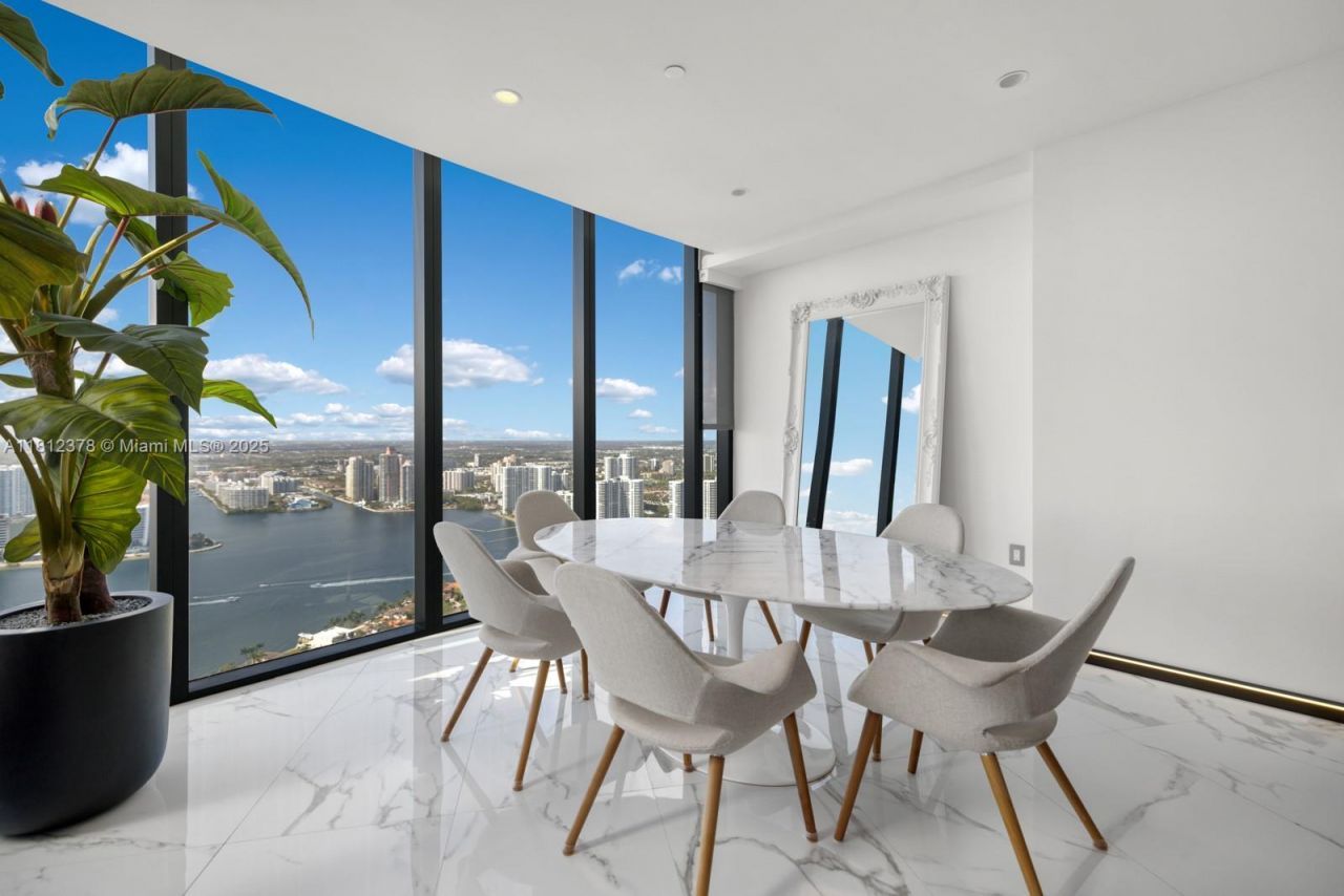 18555 Collins Ave, Unit 4603, Sunny Isles Beach, FL 33160 Photo