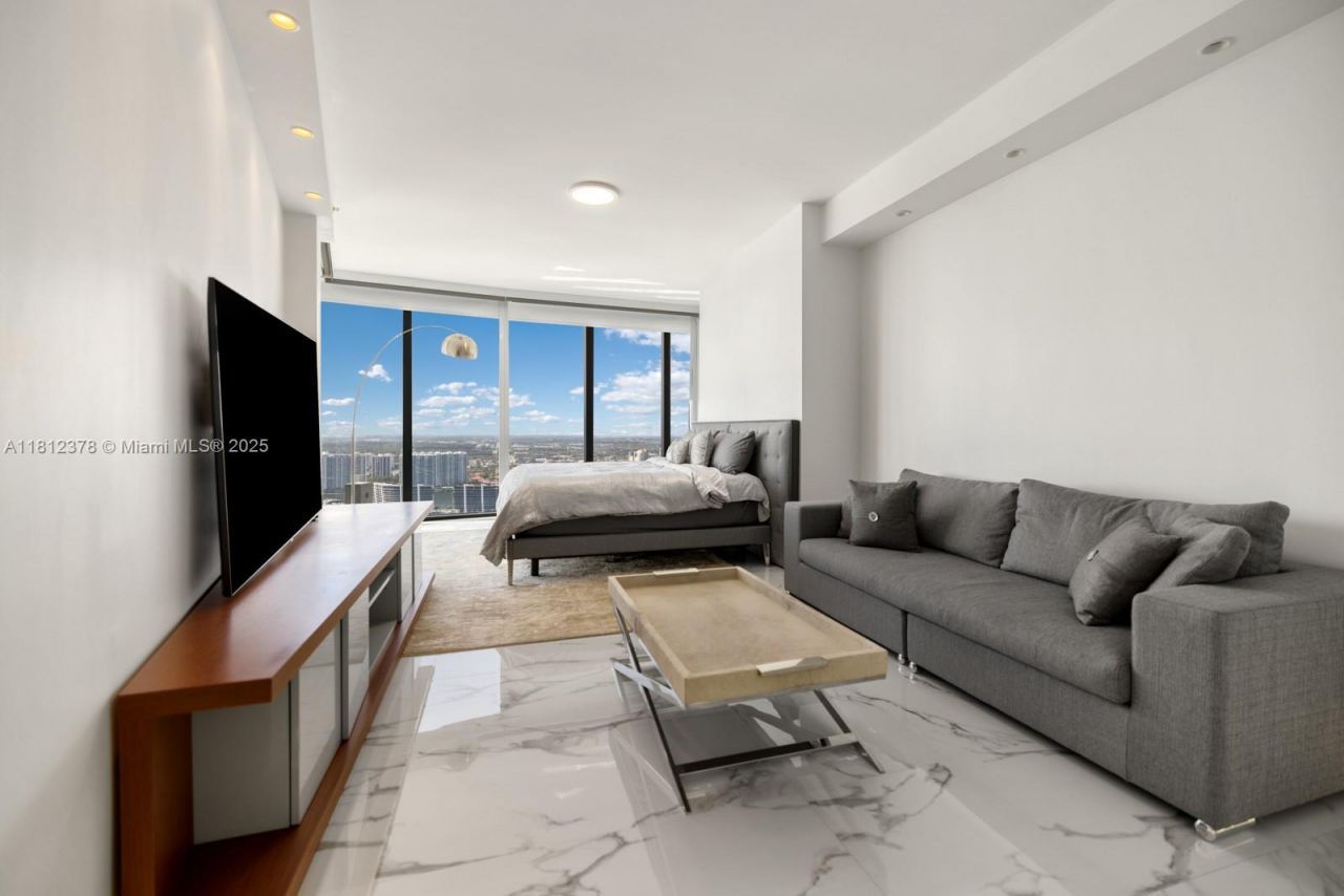 18555 Collins Ave, Unit 4603, Sunny Isles Beach, FL 33160 Photo