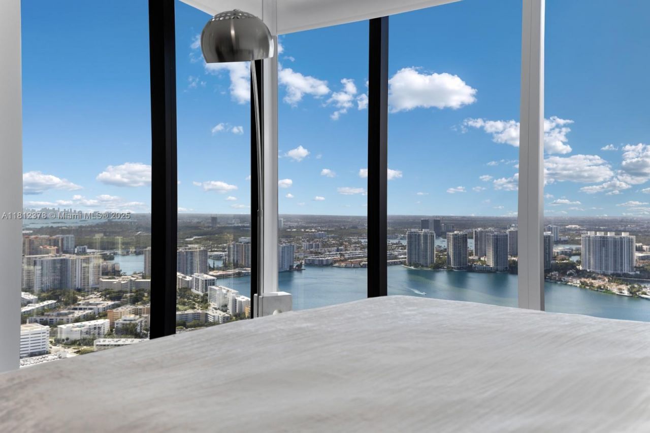 18555 Collins Ave, Unit 4603, Sunny Isles Beach, FL 33160 Photo