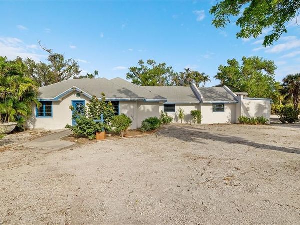 1544 Periwinkle WAY, SANIBEL, FL 33957