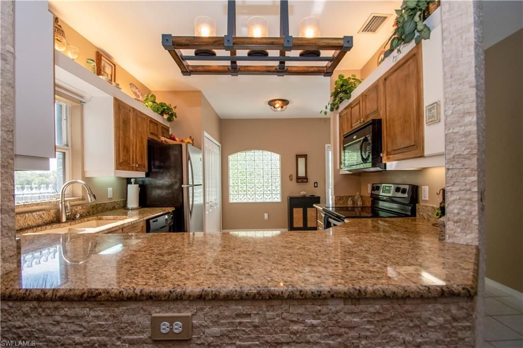 615 Rose Garden Rd, Unit 10, Cape Coral, FL 33914 Photo