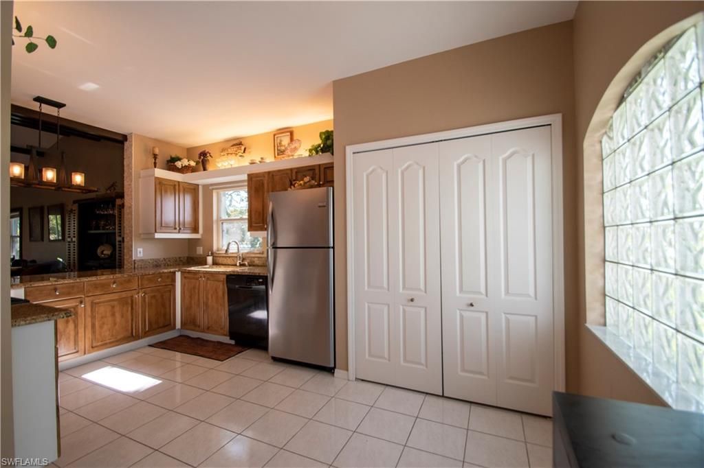 615 Rose Garden Rd, Unit 10, Cape Coral, FL 33914 Photo