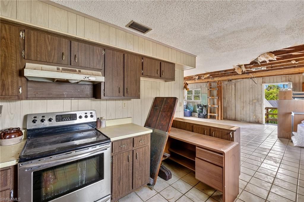 905 Fitzhugh St, Sanibel, FL 33957 Photo