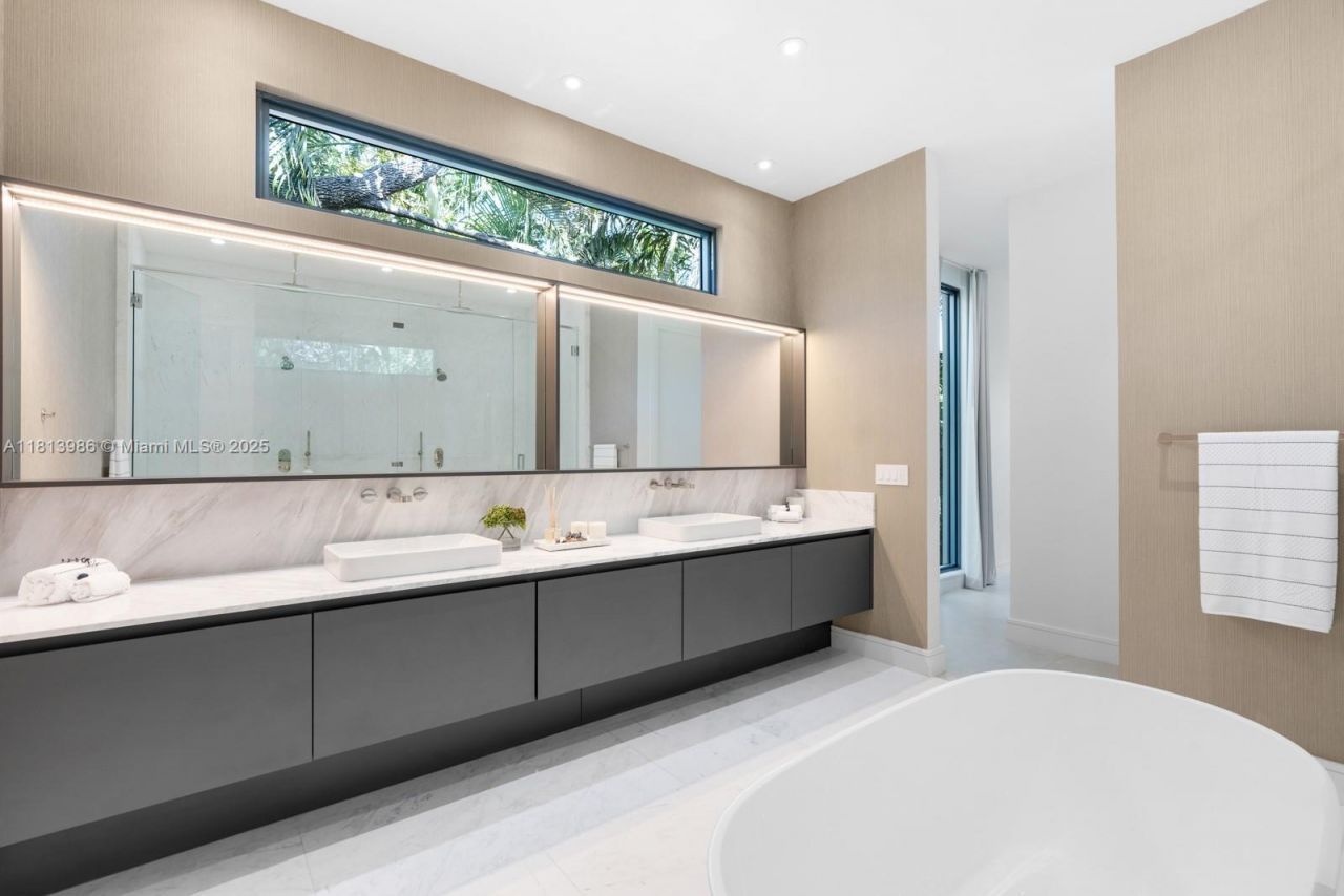 4010 Park Ave, Miami, FL 33133 Photo